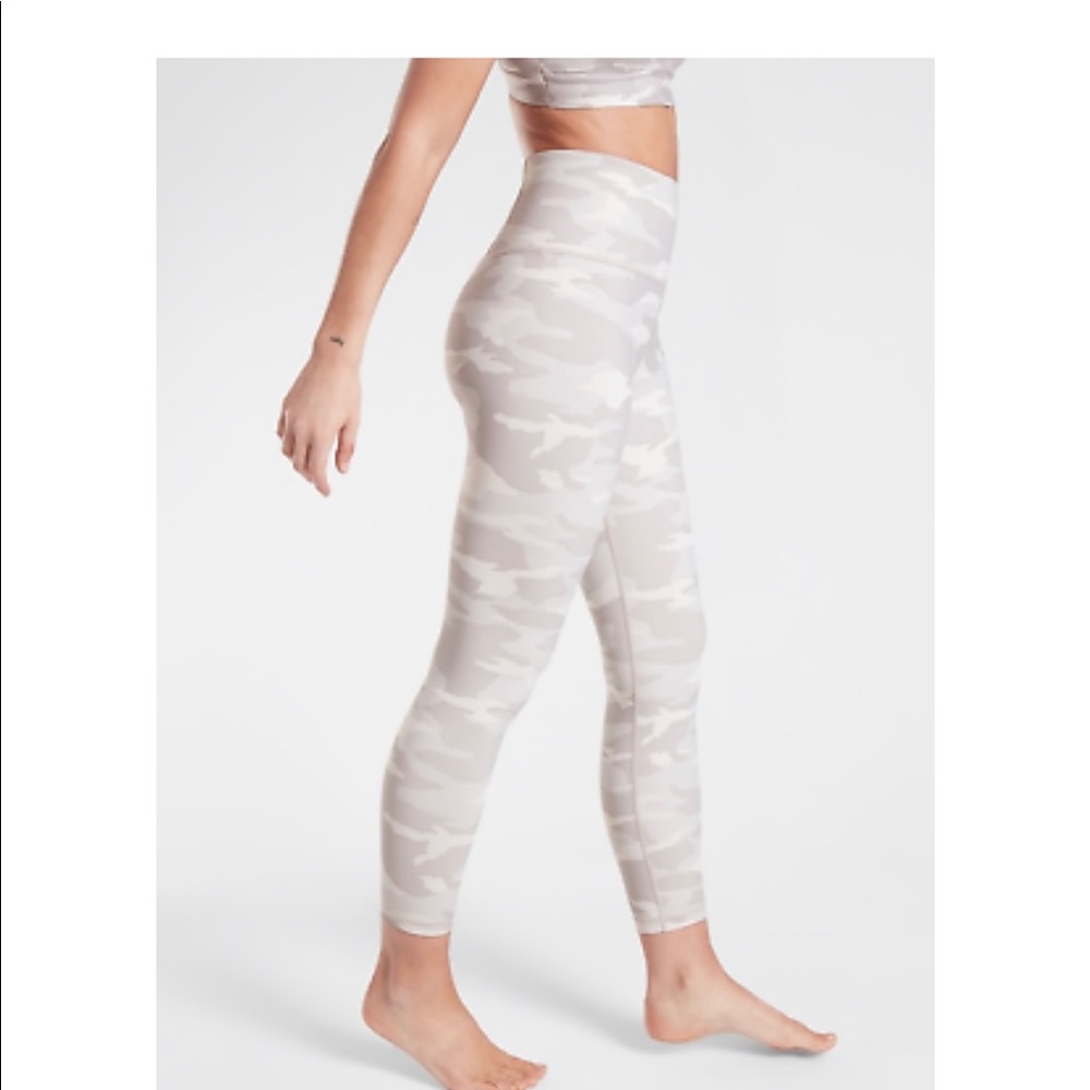 Athleta Elation Camo 7/8 Tight Leggings